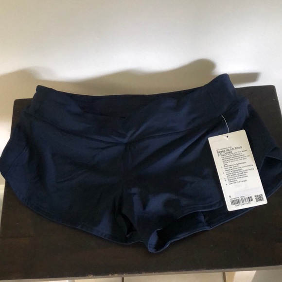 Lululemon Women’s Speed Up Low Rise Shorts 2.5 Lined - Picture 3 of 8